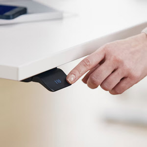 dpi-black-desk
